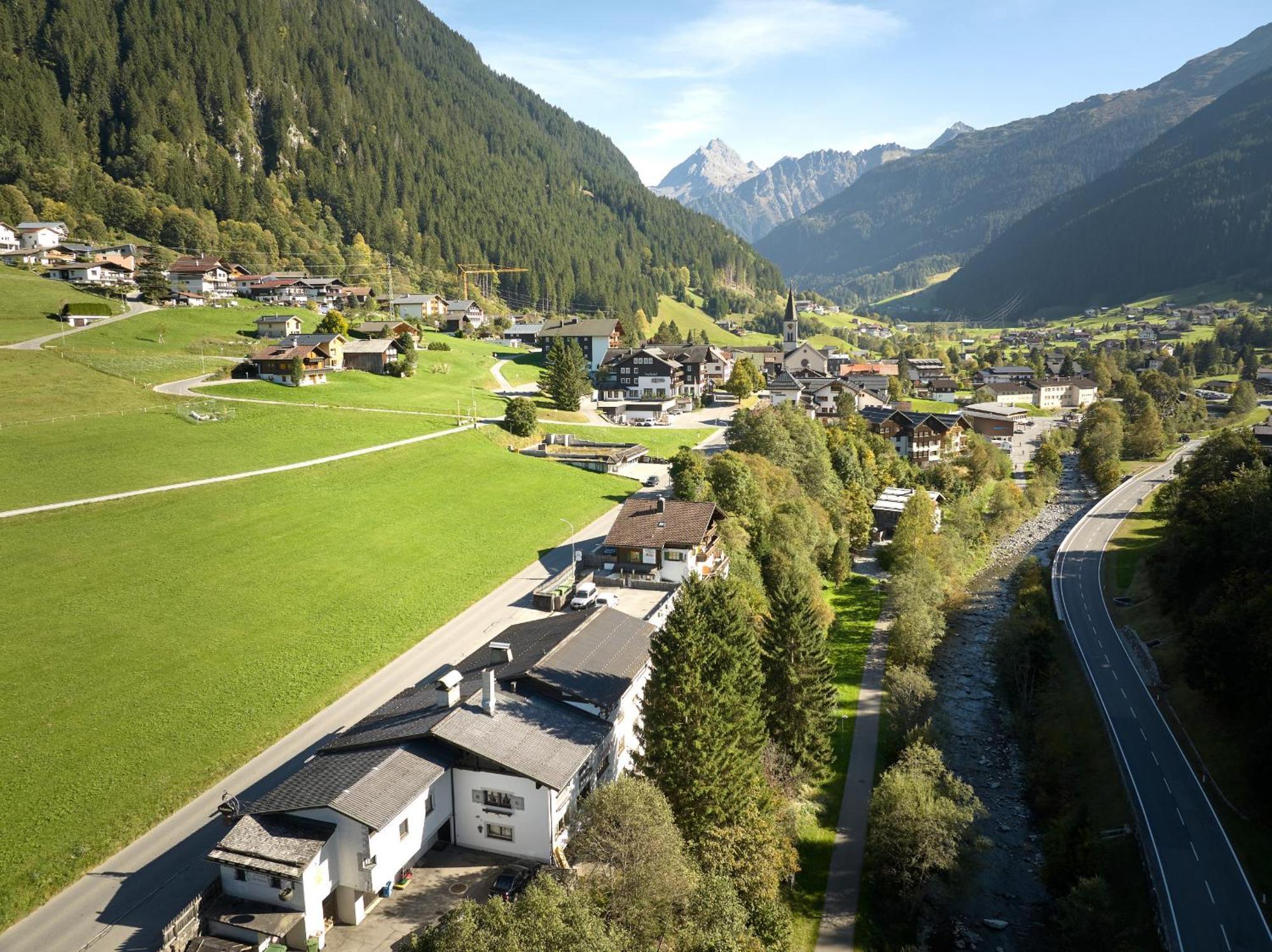 Alt Montafon Hotel Appartements Gaschurn Exterior foto